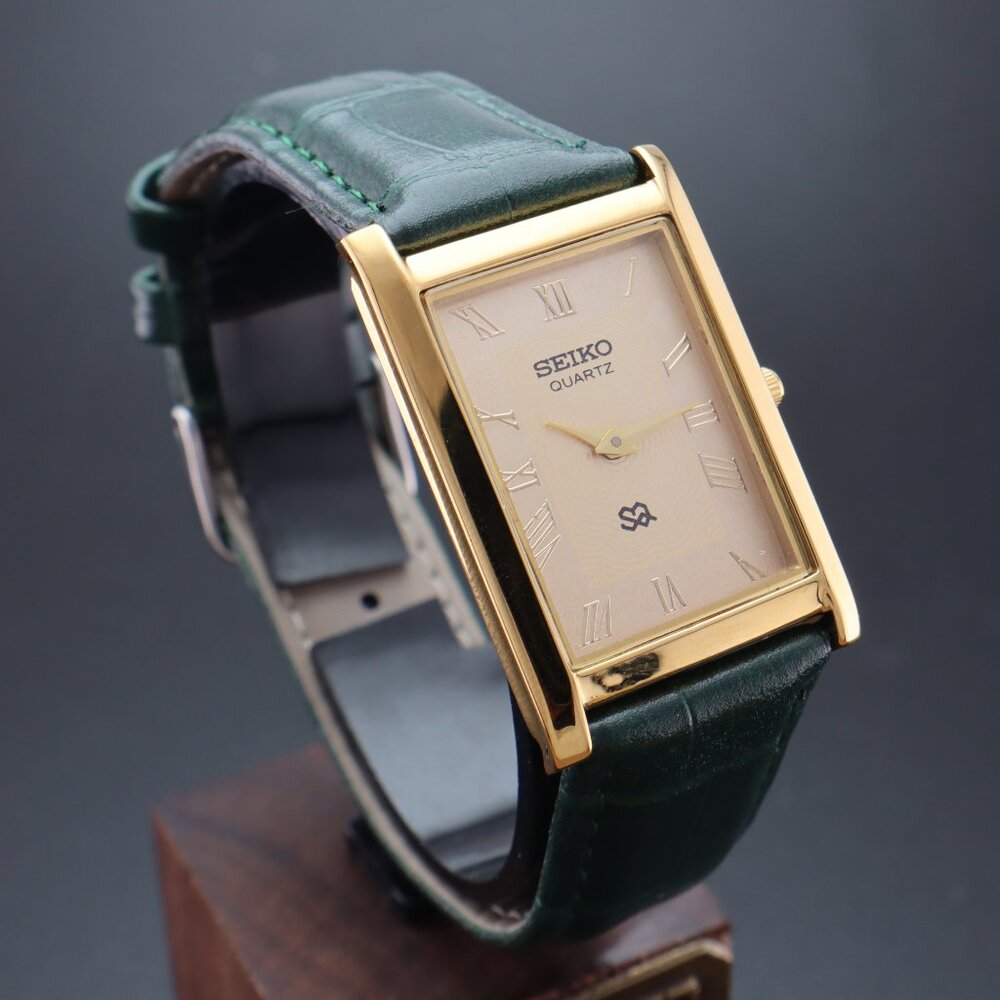 Vintage Seiko Slim Quartz Gentlemen's Wrist Watch  - FREE SHIPPING